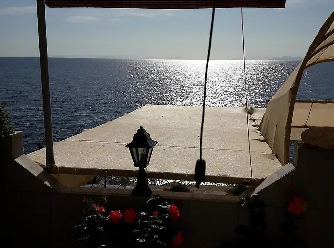 Sunset Skála Marión